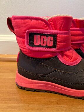 UGG KIDS Taney Cold Weather Boots, Kids size 1, Hot Coral Pink/Brown